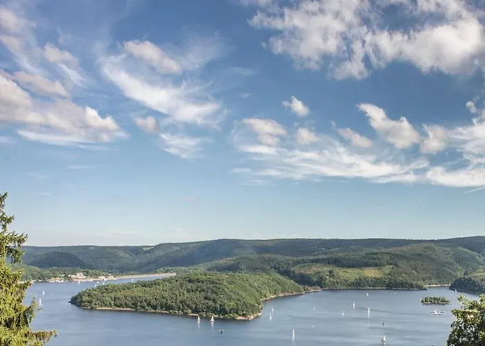 Schoene Aussicht Am Eifelsteig *