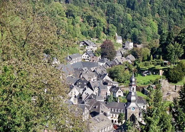 Schoene Aussicht Am Eifelsteig 펜션 몬샤우